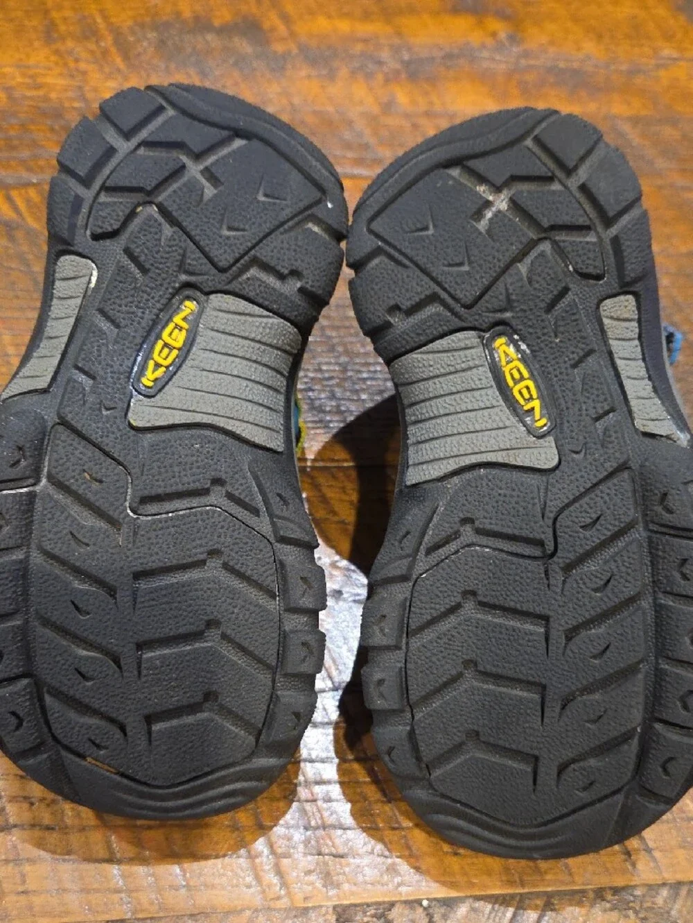 NWT Keen Toddler Kids Rainbow Strap Closed-Toe Sandals - Blue, Yellow & Black